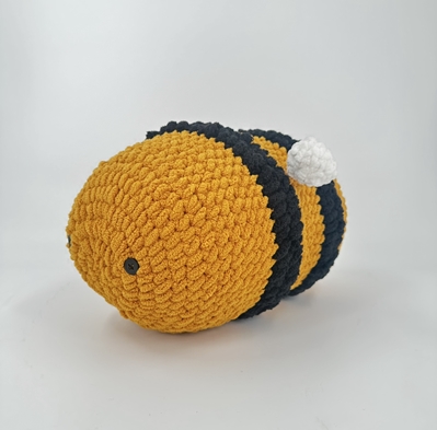Big Bumble Bee Tori Dale, Big Bumble Bee, crochet, black belt treasures, 