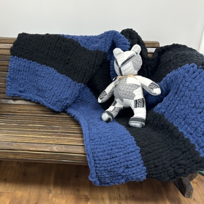 Black & Blue Extra Chunky Blanket Tori Dale, Chunky Quilt, crochet, black belt treasures, 