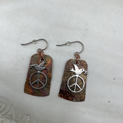 Hammered Copper Earrings elizabeth taylor, hammered copper earrings, light purple lavender beads, circled loop, jewelry, accessories