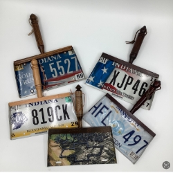 License Tag Dust Pan 