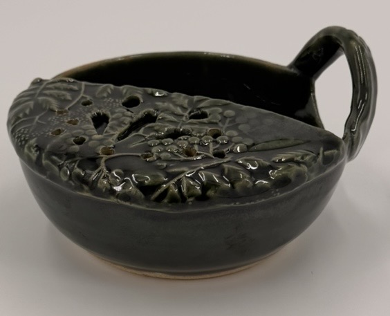 Berry Bowl with Handles Dark green Mary Jane Moore, Berry bowl, Berry, Bowl, Green
